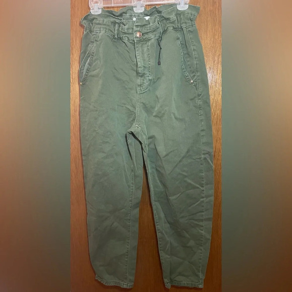 Zara Women’s Paperbag Baggy Carrot Angle Rigid Green Pants size 6 NWOT - Picture 3 of 7